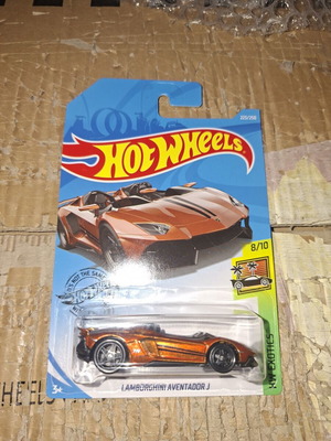 Hot Wheels Lamborghini Aventador J Super Treasure Hunt new