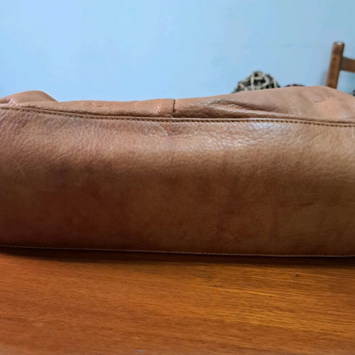 Camel leather handbag like new, brown