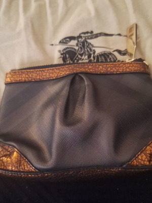 Burberry mini pouch σαν καινούργιο, με τη θήκη του, αυθεντικό, καφέ