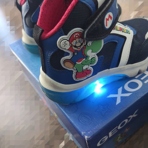 Αθλητικά μποτάκια Geox Super Mario μέγεθος 24 με δώρο χειμωνιάτικα παντοφλάκια Comfy