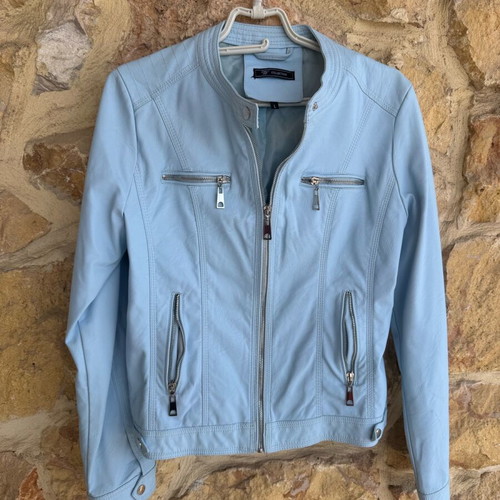 Leather jacket turquoise like new, size Large
