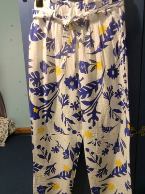 High-waisted pants like new, size 38 with elastic waist and belt