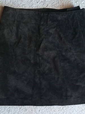Benetton mini skirt in genuine suede leather, dark brown