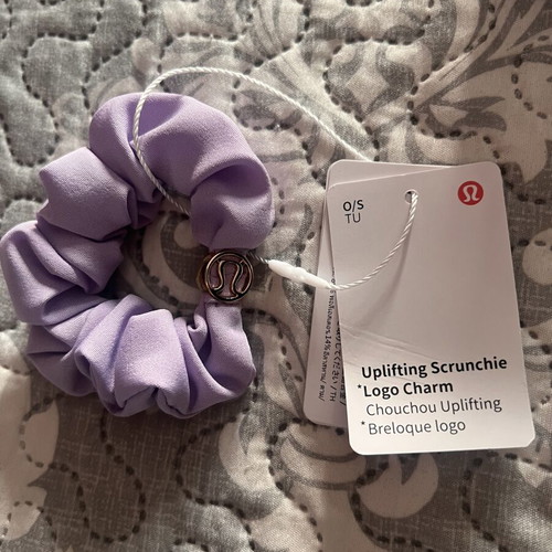 Lululemon scrunchies new
