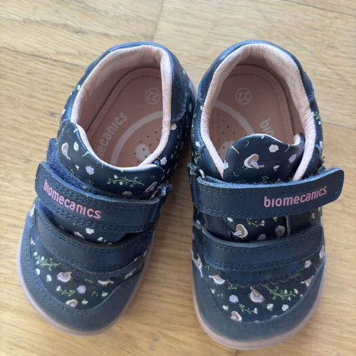 Biomecanics baby shoes size 22 like new