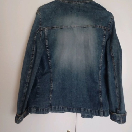 Denim jacket like new, blue, stretchy size 44