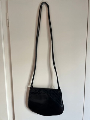 Leather women's shoulder bag new, black
