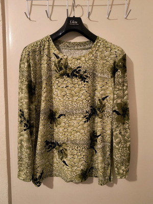 Green shirt used, size XL