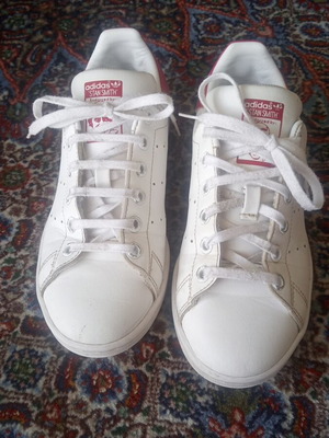 Adidas Stan Smith athletic shoes used for girls size 35 1/2 with fuchsia logo