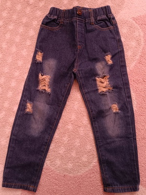 Jeans with rips size 5 years used Shein