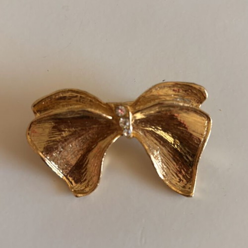 Gold-tone bow brooch, vintage style