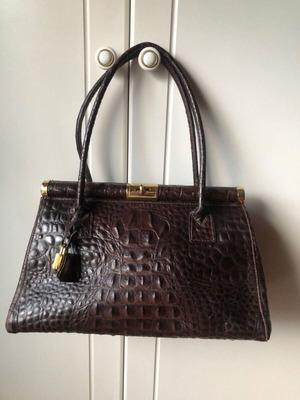 Γυναικεία τσάντα δερμάτινη Pelle di Giada σε άριστη κατάσταση