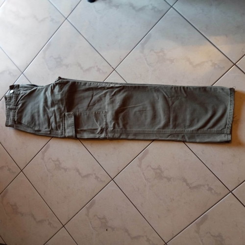 Cargo khaki pants Pull & Bear like new, size XS