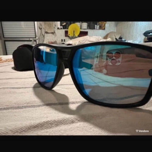 R2 Model tr 90 sunglasses used, black and blue