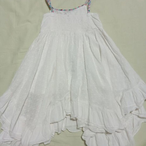 Girls' dresses pack of 4 like new, size 3-4 years, colorful