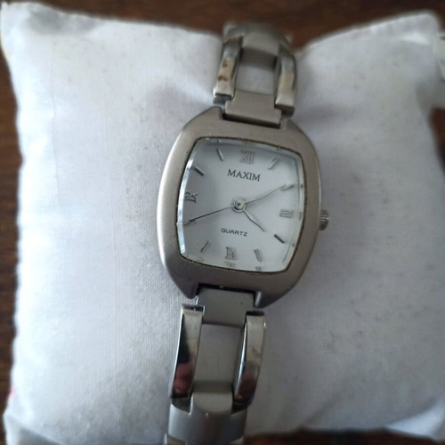 Maxim quartz metal women's watch like new