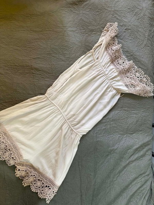 One-piece shorts beige, like new, one size