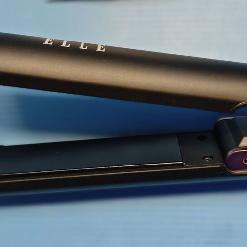Elle hair straightener new with gift mini travel straightener
