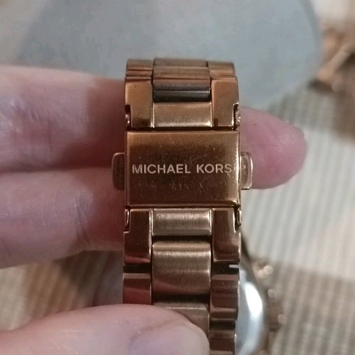 Michael Kors wristwatch women's like new with box and certificate