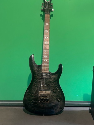 Dean Vendetta 4F Black Quilt guitar like new (2010)