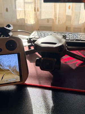 DJI Mavic 3 Classic with controller and carrying case like new
