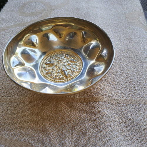 Vintage gilded brass fondue bowl with embossed designs like new