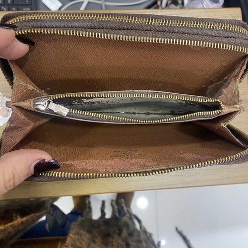 Louis Vuitton double zipper monogram wallet used, brown