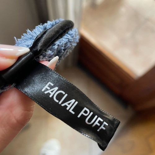 Makeup remover sponge new, soft and easy to use