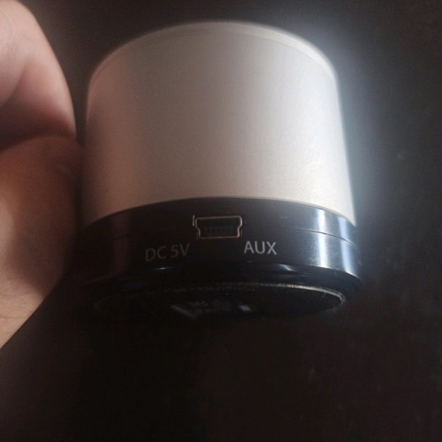 Bluetooth speaker used, portable
