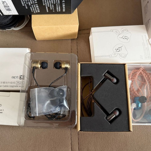 Set of 15 different new earphones