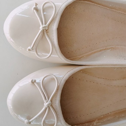 Sweet Shoes beige patent leather ballerinas, size 40