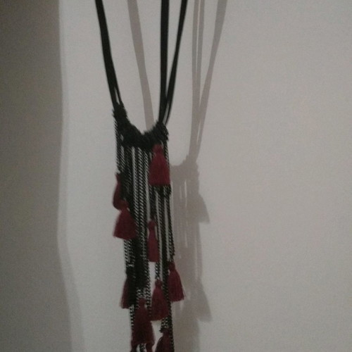 Women's necklace with tassels new, impressive