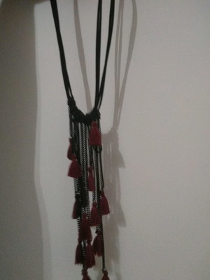 Women's necklace with tassels new, impressive