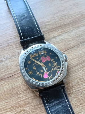 Hello Kitty watch used with wear, needs repair