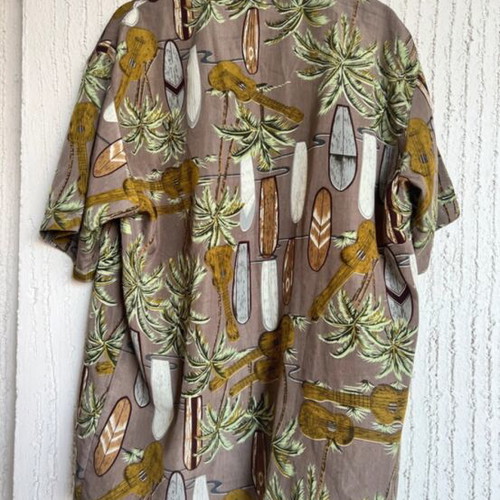 Unisex shirt with surfboards, size M