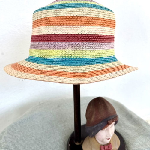 Colorful summer bucket hat size S like new