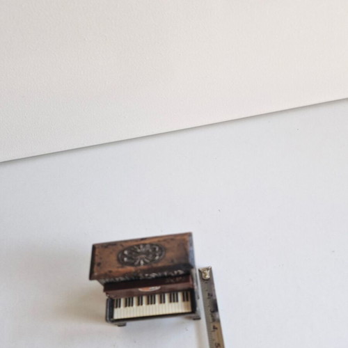 Playme miniature piano sharpener used