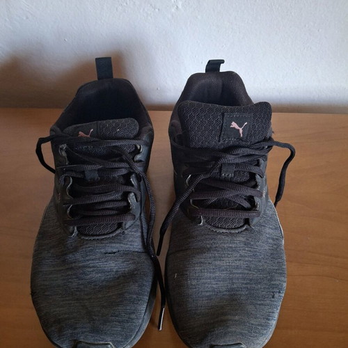 Puma athletic shoes used, size 40