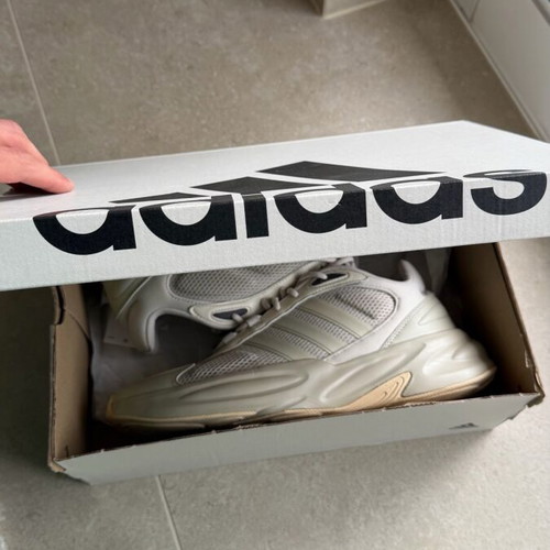 Adidas Ozelle Cloudfoam brand new, size 45, beige sneakers