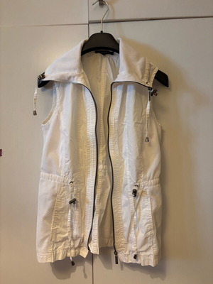 Bonita white vest size 38 like new