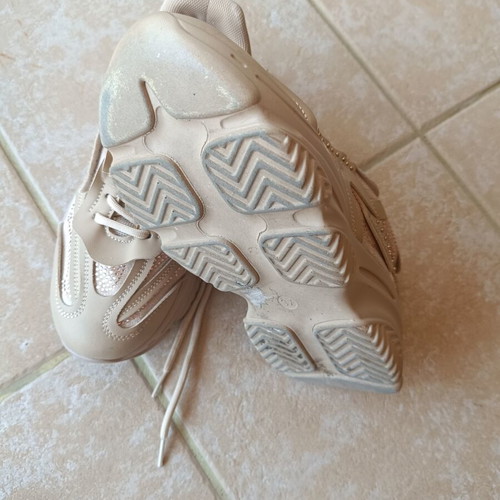 Renato Garini sneakers size 37 beige with rose gold studs like new