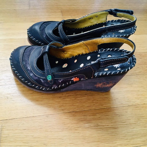 The Art Company leather platform sandals, size 37, black
