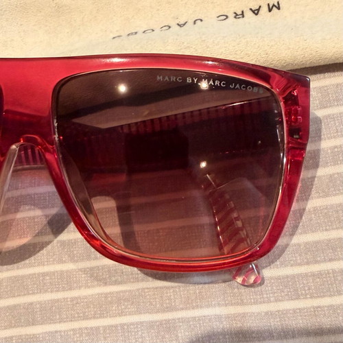 Marc Jacobs sunglasses used, pink