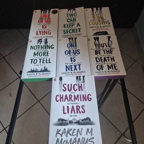 Karen M. McManus collection of 7 paperback books like new, English