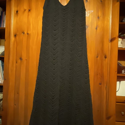 Knitted dress black like new with lining