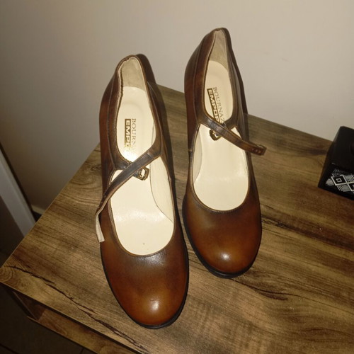 Leather ballet shoes size 39 brown like new