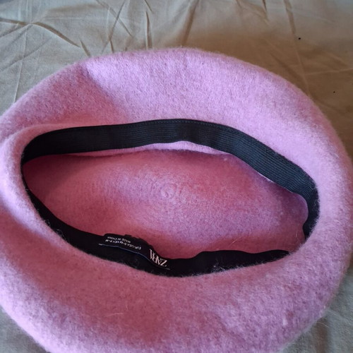 Zara pink beret used, one size