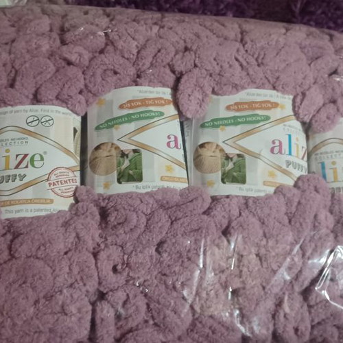 Alize Puffy yarn
