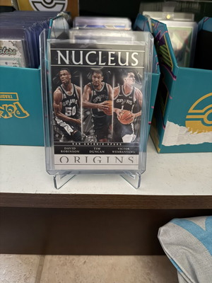 Panini 2024-25 Origins Nucleus #22 κάρτα μπάσκετ των Spurs