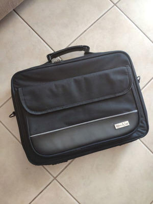 Sentio laptop bag like new, black with strap